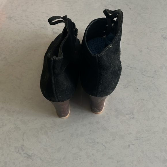 Ugg suede booties with open toe size 12 - Picture 3 of 6